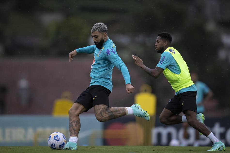 Seleção trabalha na Granja Comary visando duelo contra o Equador; após virose, Gabigol treina normalmente
