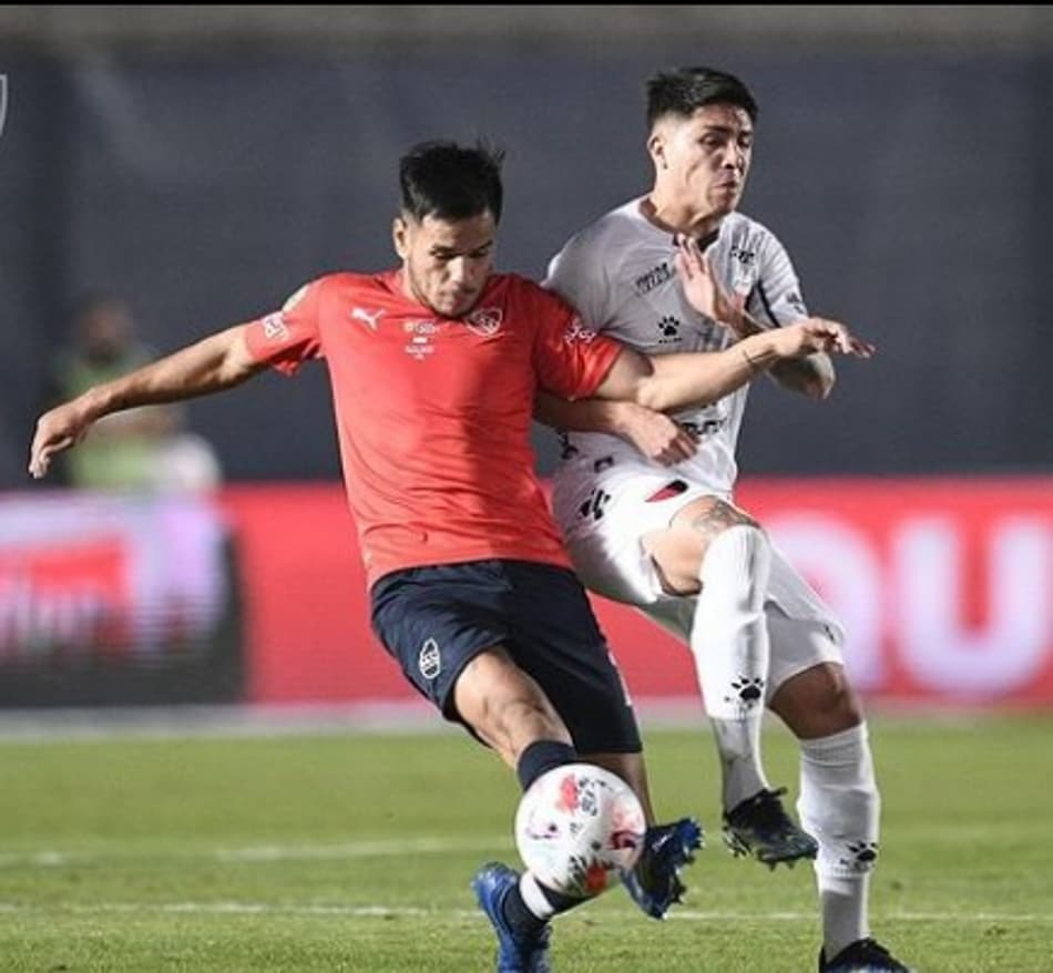 Olha a zebra! Colón vence Independiente e está na final do Argentino