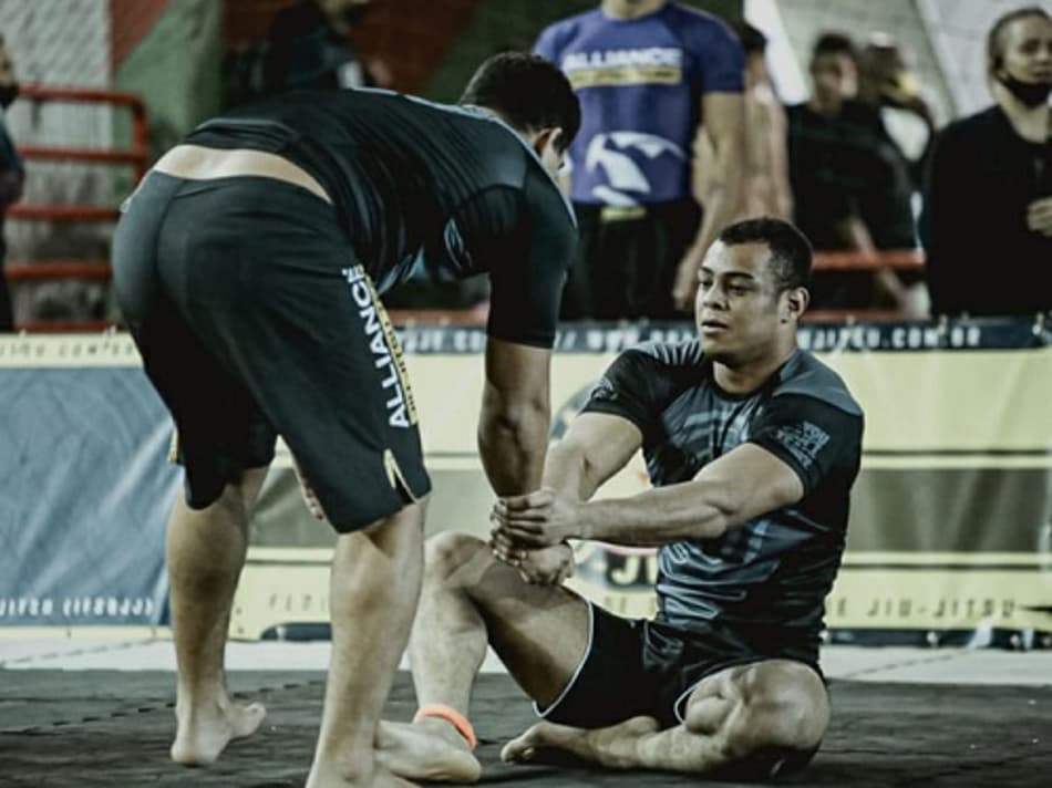 Alliance/Dream Art comanda BJJ Paulista da CBJJE e atletas fecham o pódio do absoluto na faixa-preta
