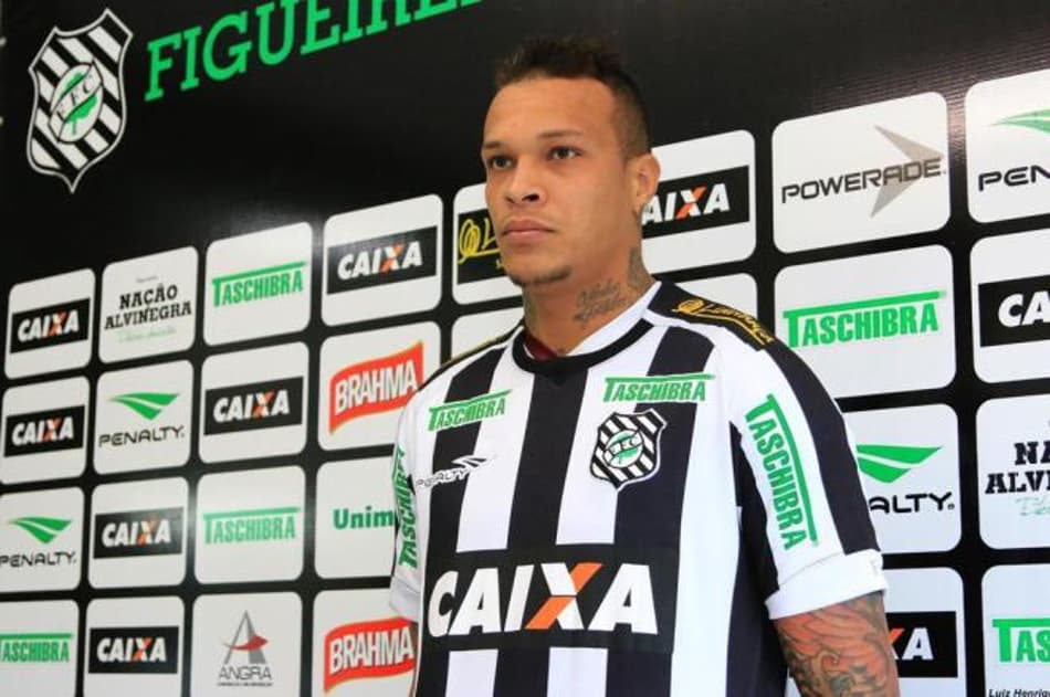 Por negociação envolvendo França, Figueirense tem contas bloqueadas pela justiça