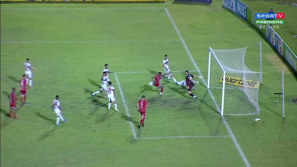 Em jogo com duas viradas, São Paulo perde do 4 de Julho e sai atrás na Copa do Brasil