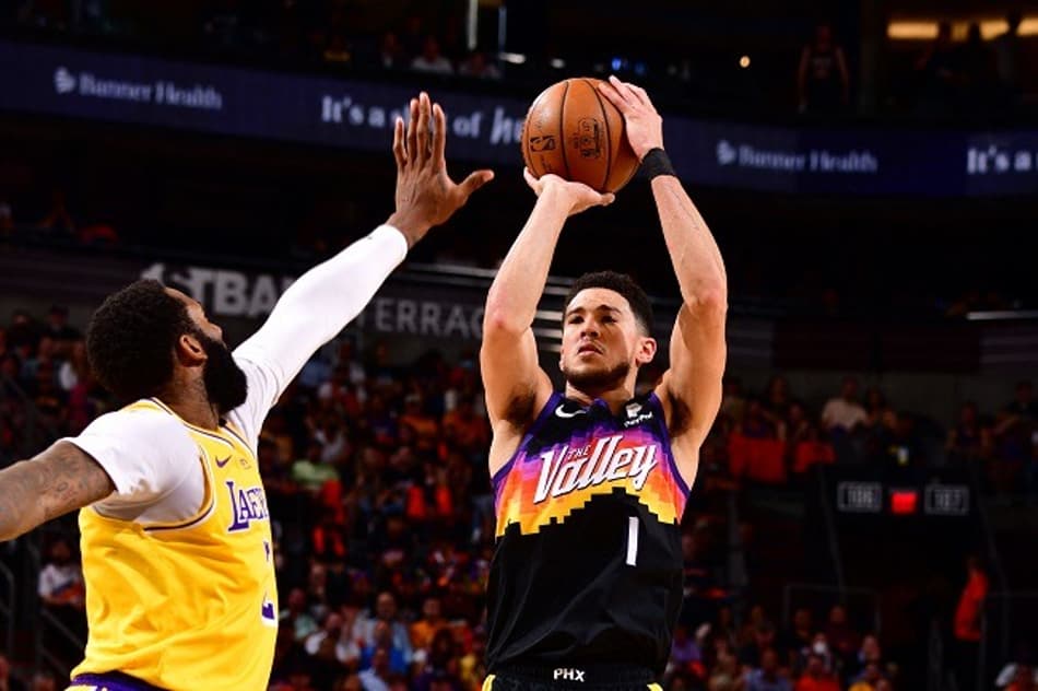 Suns massacra Lakers e faz 3 a 2 na série dos playoffs