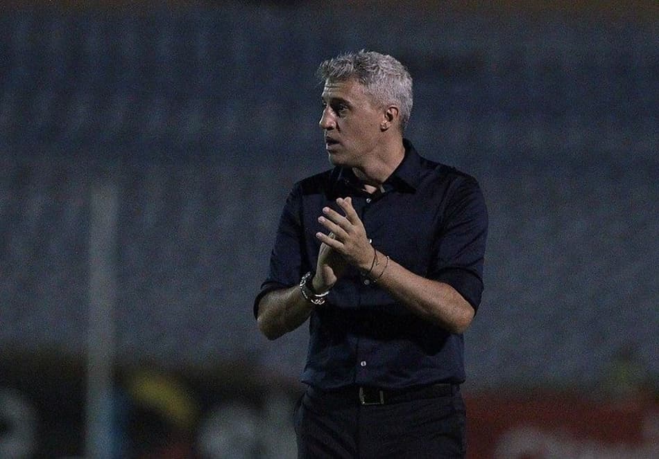 VÍDEO: Crespo cita ‘acidente de percurso’ após derrota do São Paulo