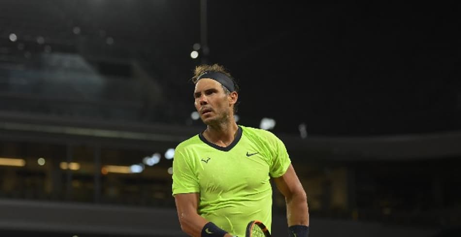 Nadal minimiza pressão após Djokovic empatar em Slams
