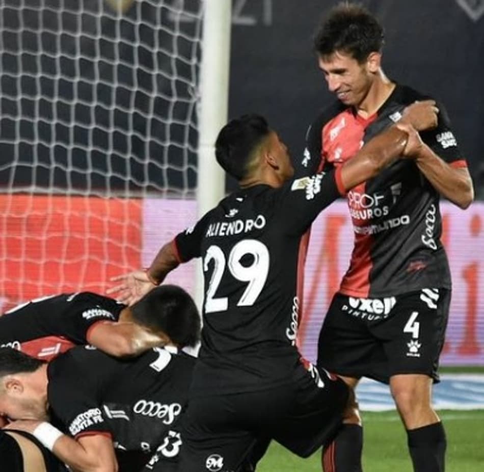 Alô, São Paulo! Racing leva baile e Colón fatura a Copa da Argentina