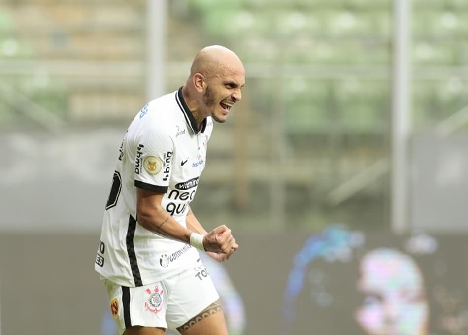 Após vitória, Fábio Santos destaca resgate da confiança no Corinthians: ‘Importante demais’