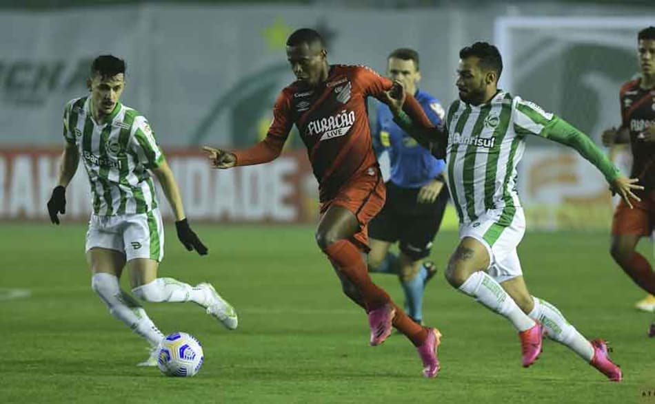 Athletico faz etapa final positiva, derrota o Juventude e permanece invicto no Brasileirão