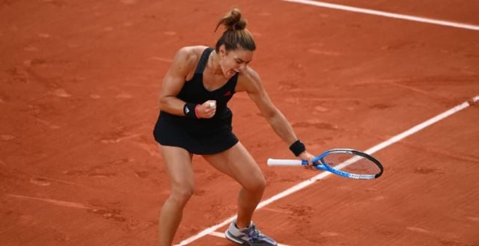 Sakkari domina Kenin e vai às 4ªs em Roland Garros pela 1ª vez