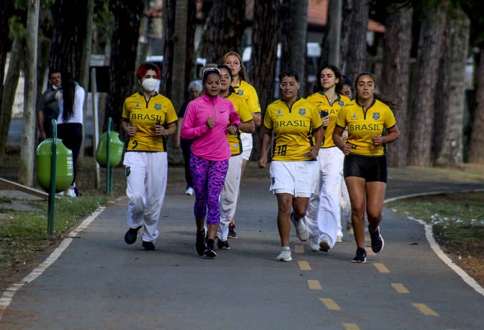 Seleção feminina de críquete recruta atleta olímpica para preparação das eliminatórias da Copa do Mundo
