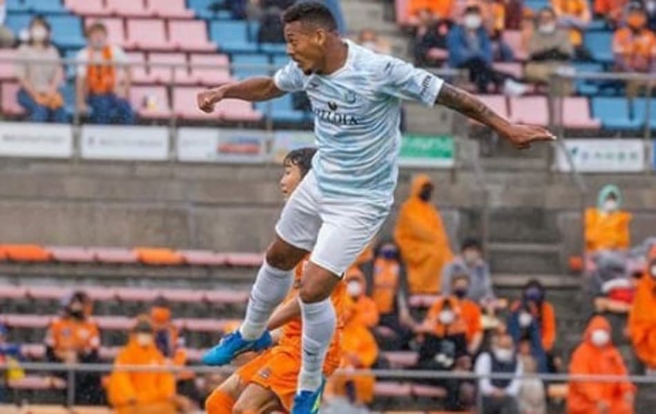 Wellington Tanque celebra gol da vitória do Shonan Bellmare e revela objetivo para a temporada