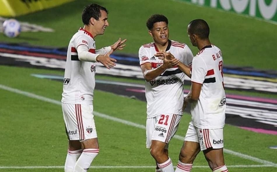 ATUAÇÕES: Pablo faz 'hat-trick' e comanda goleada histórica do São Paulo diante do 4 de Julho