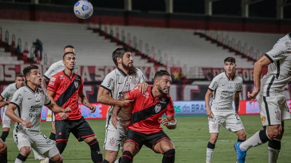 Corinthians não consegue sair do 0 a 0 contra o Atlético-GO e está eliminado da Copa do Brasil