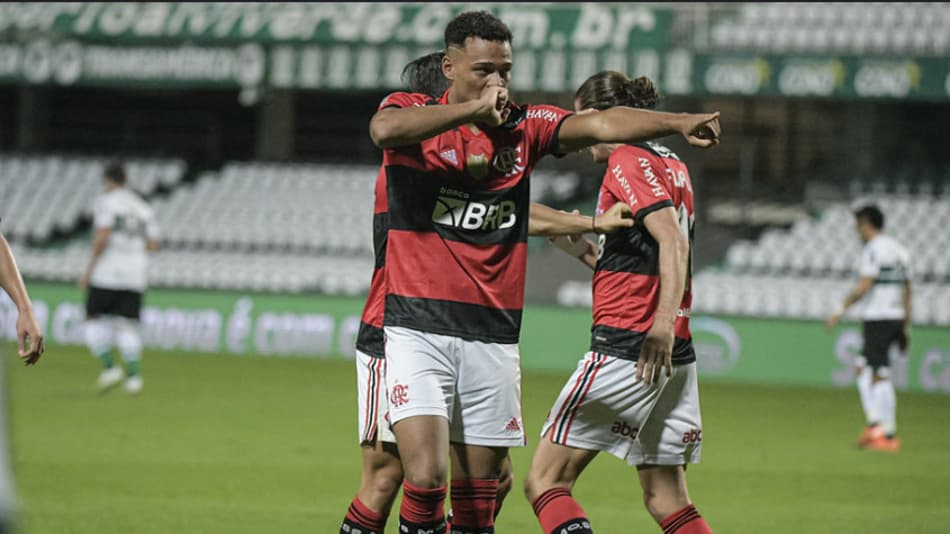 VÍDEO: O gol de Rodrigo Muniz na vitória do Flamengo sobre o Coritiba