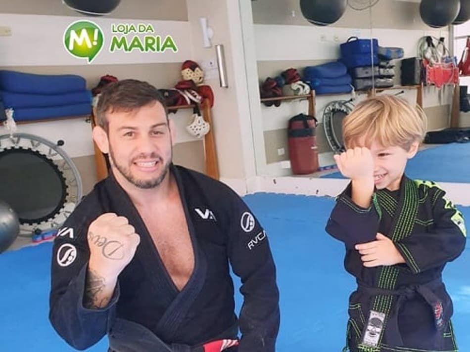 Ensinado Jiu-Jitsu em casa para o filho, Serafim destaca: ‘Sonho’
