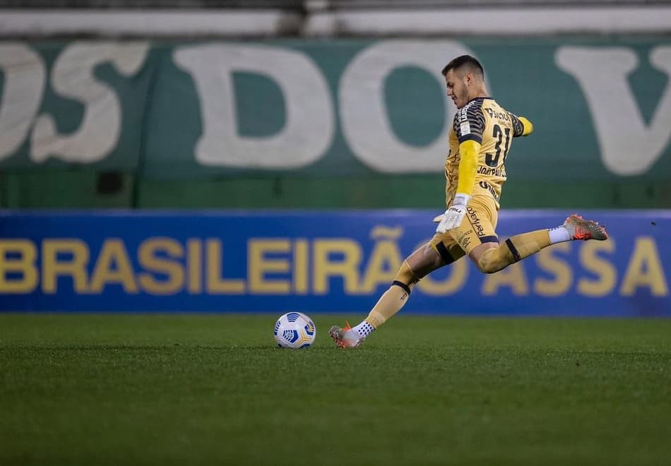 Invicto, João Paulo é um dos goleiros mais jovens a iniciar como titular na história do Brasileirão