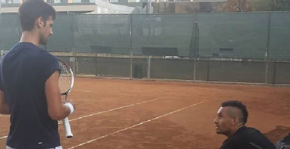 Kyrgios brinca com título de Roland Garros de Djokovic