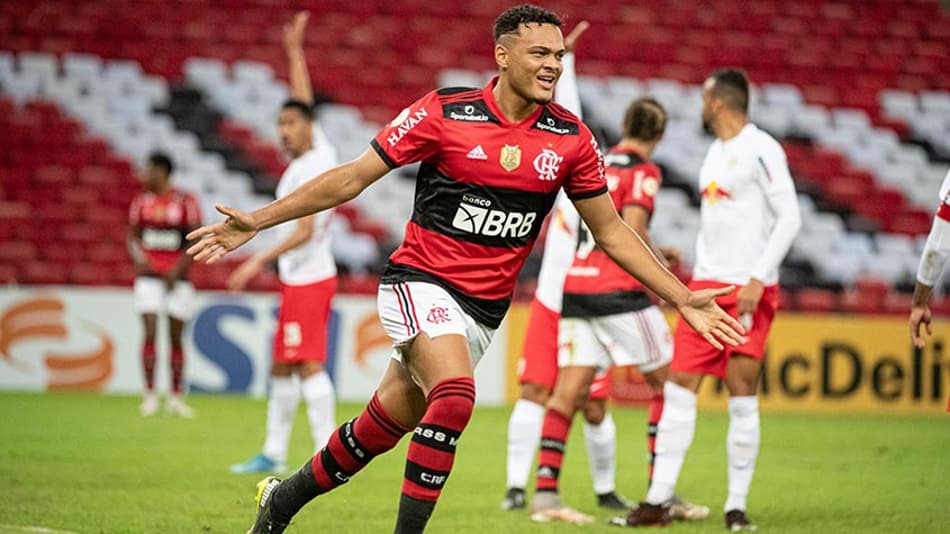 VÍDEO: assista ao golaço de bicicleta de Muniz na derrota do Flamengo para o Red Bull Bragantino