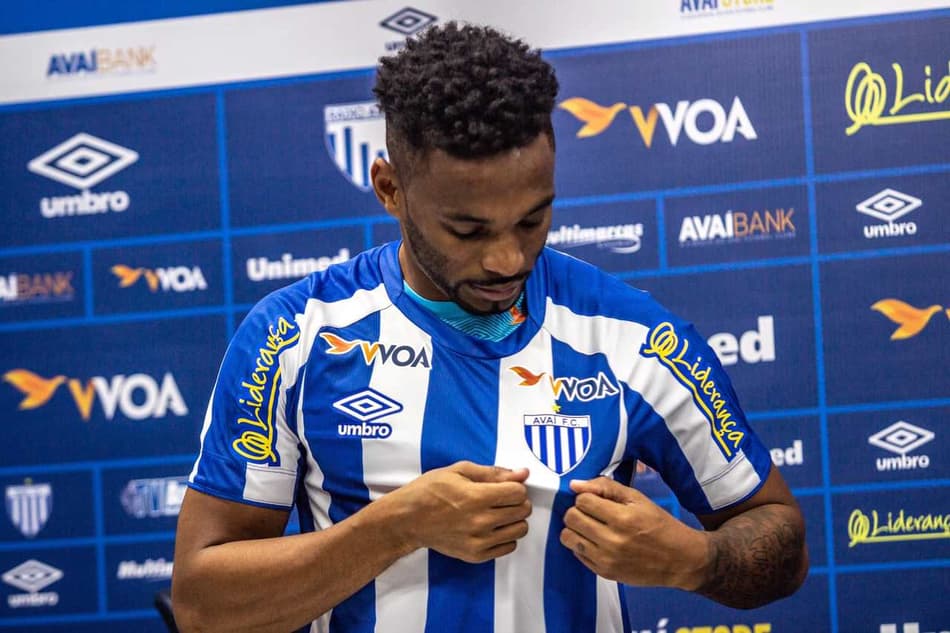 Volante do Avaí Jean Cléber quer boa temporada na Ressacada e deseja promoção à Série A