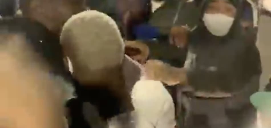 Patrick de Paula é multado e afastado do Palmeiras após ida a show