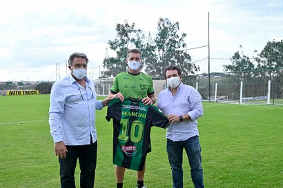 Vagner Mancini é apresentado no América-MG com a missão de tirar a equipe do Z4 do Brasileirão