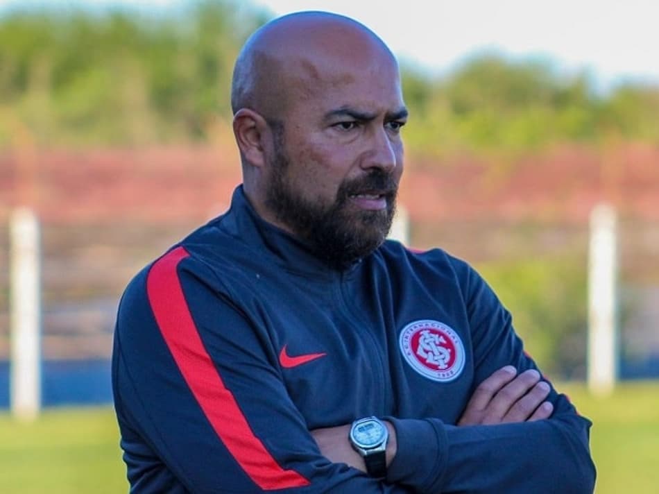 Técnico Manu Corrêa comenta expectativas para o futuro de sua carreira