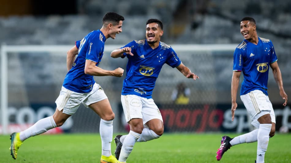 Com dois gols de Matheus Barbosa, Cruzeiro vence o Vasco e deixa a zona de rebaixamento da Série B