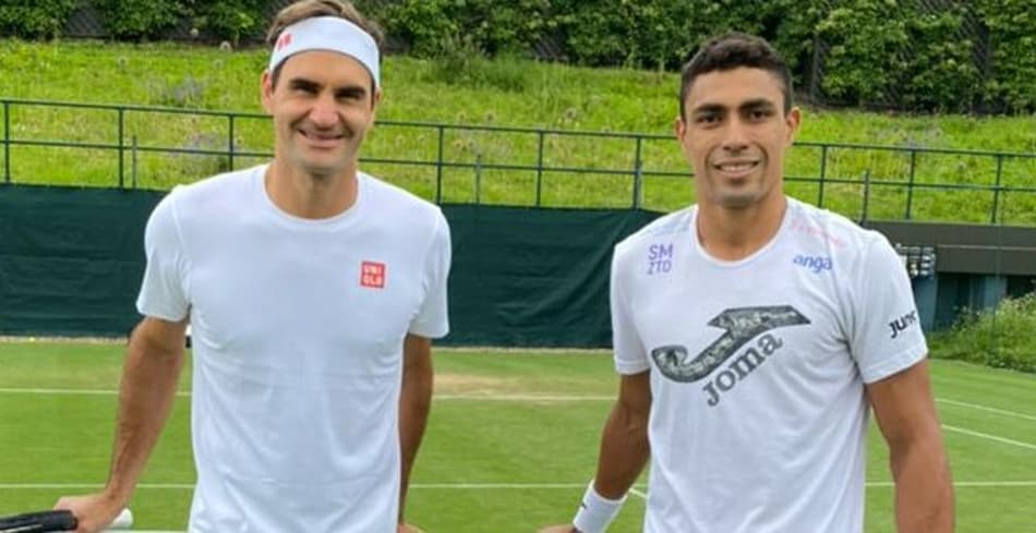 Federer treina com Monteiro antes da estreia em Wimbledon