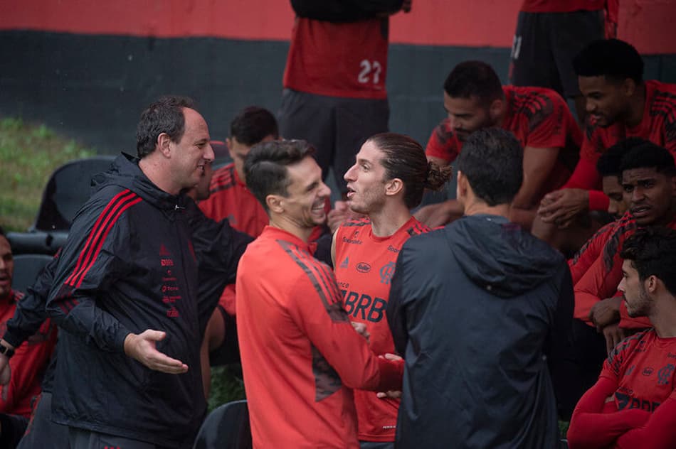 VÍDEO: veja imagens do recente treino tático de Ceni para o próximo jogo do Flamengo