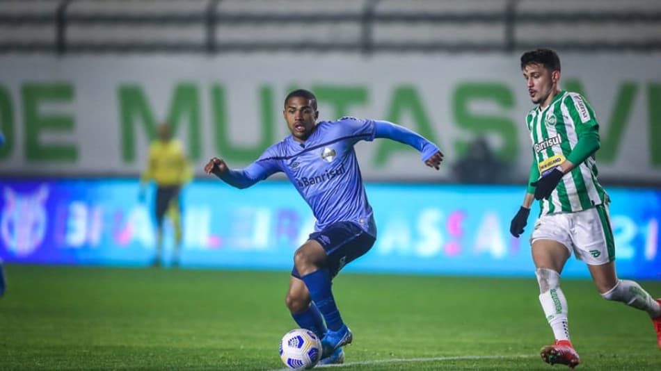 Em crise! Nem mesmo vitória contra o Atlético-GO tira o Grêmio do Z-4