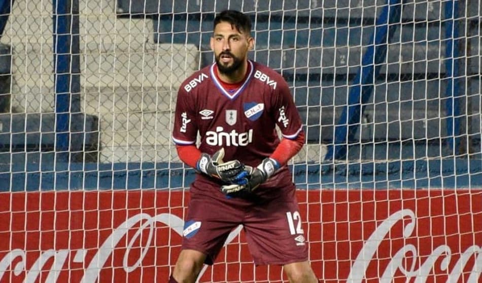 Goleiro do Nacional na expectativa por primeiro clássico contra o Peñarol