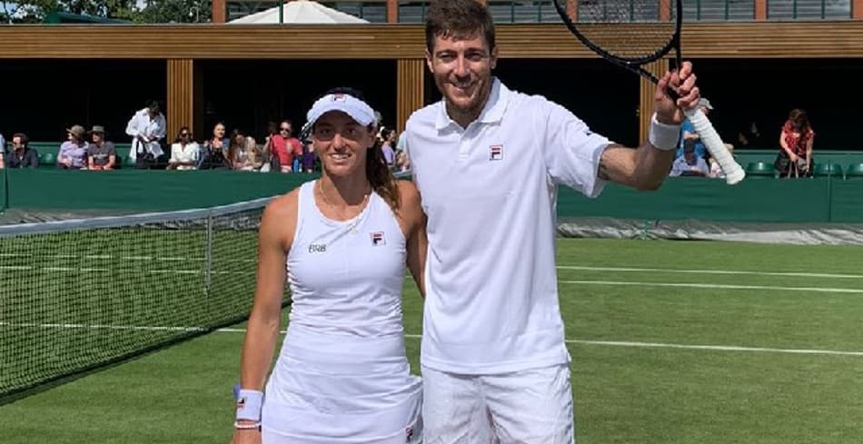 Stefani vence a 1ª com Demoliner e encara parceira em Wimbledon