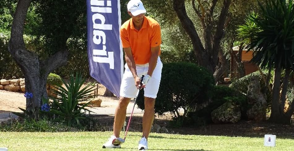 Fora de Wimbledon, Nadal aproveita para jogar torneio de golfe