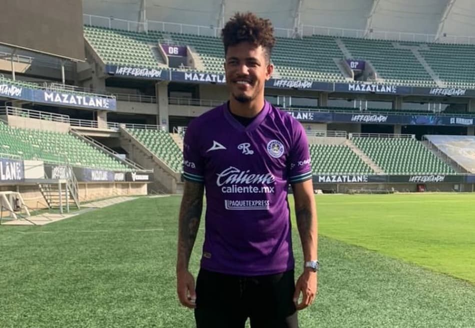 Zagueiro revelado no Fluminense é anunciado em time do México