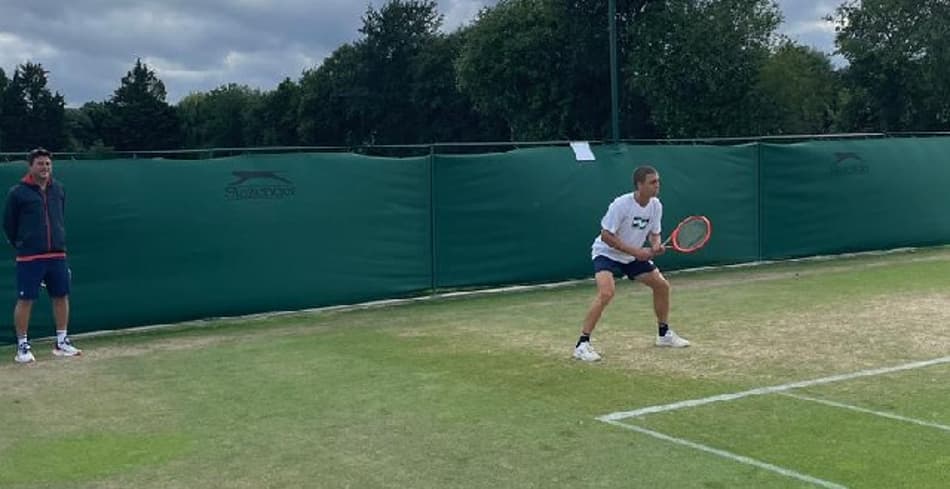Pedro Boscardin estreia nesta terça no juvenil de Wimbledon