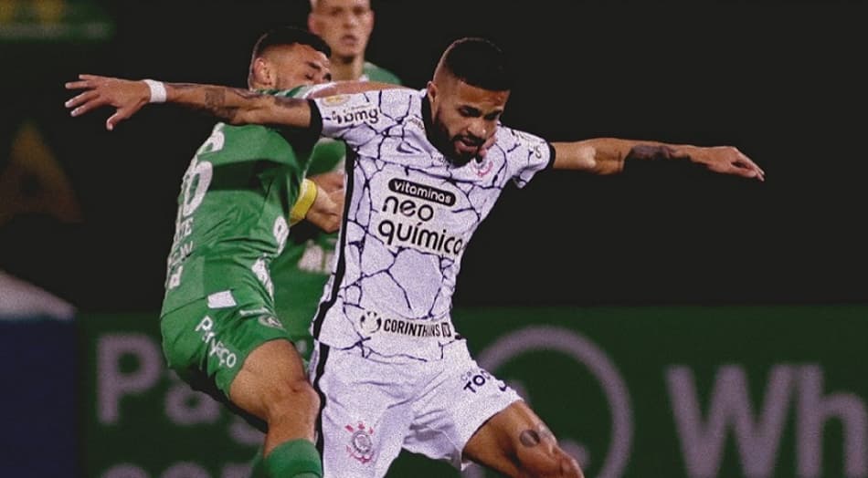 Com gol de Jô, Corinthians vence a Chapecoense fora de casa