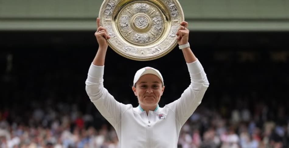 Barty vence jogão contra Pliskova e fatura título de Wimbledon