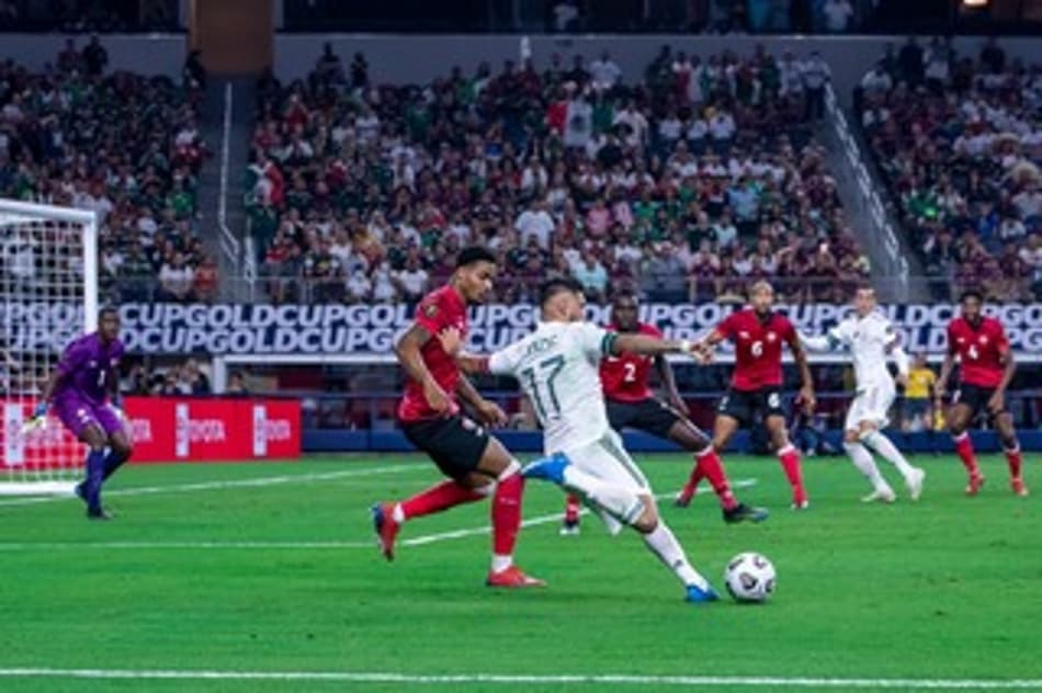 Após atrasado no início da partida, México e Trinidad e Tobago empatam na estreia da Copa Ouro