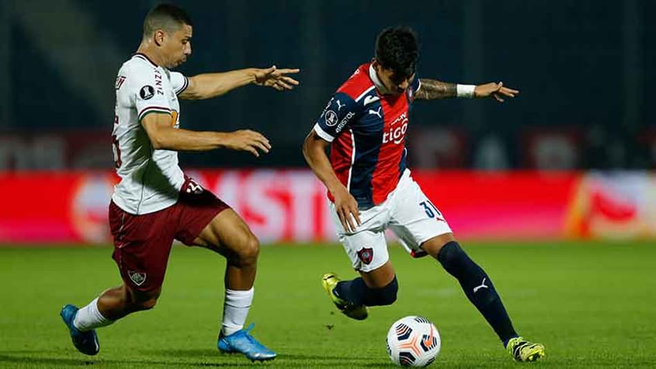 Técnico do Cerro Porteño dispara contra vitória do Flu: 'Nós fomos roubados dentro de casa'