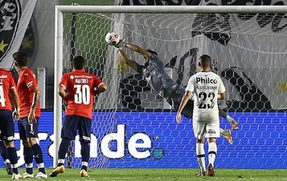 ATUAÇÕES: João Paulo fecha o gol, e Kaio Jorge brilha em vitória do Santos na Sul-Americana