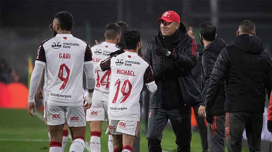 VÍDEO: Michael destaca 'única cobrança' de Renato no Flamengo e diz: 'É um cara que aprendi a amar'