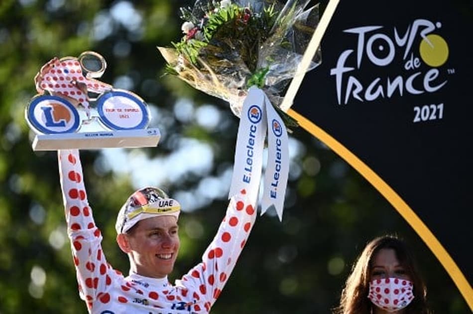 Tadej Pogacar é bicampeão da Volta da França; Cavendish não quebra recorde de vitórias