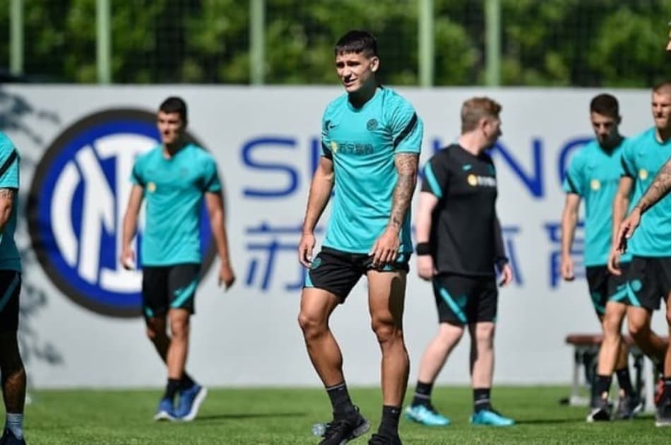 Atacante uruguaio se destaca na base da Inter de Milão