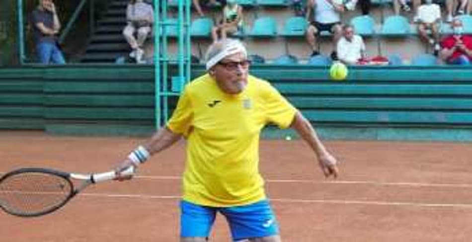Ucraniano de 97 anos entra no Guinness como tenista mais longevo