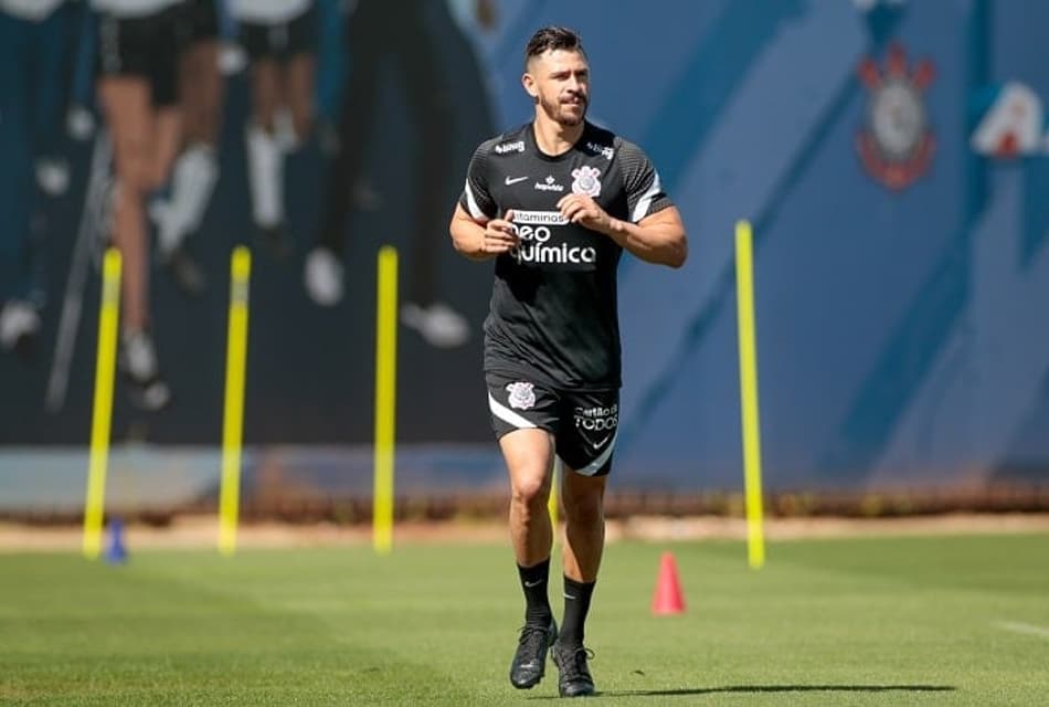 VÍDEO: Veja como foi o primeiro dia de treino de Giuliano no Corinthians