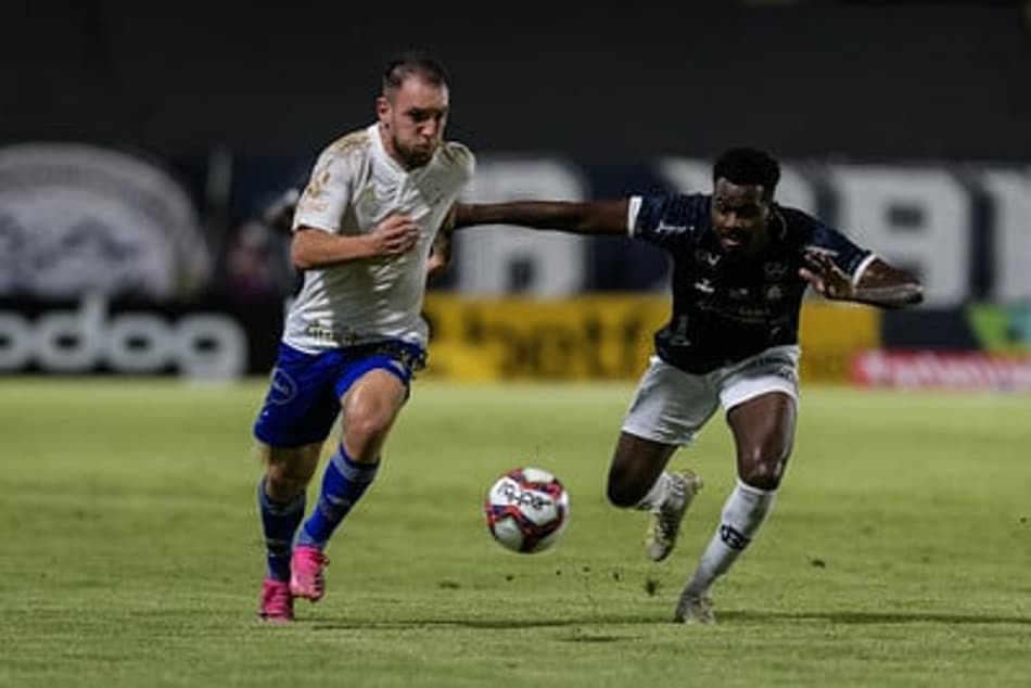 Veja o golaço de Victor Andrade, que deu a vitória ao Remo sobre o Cruzeiro
