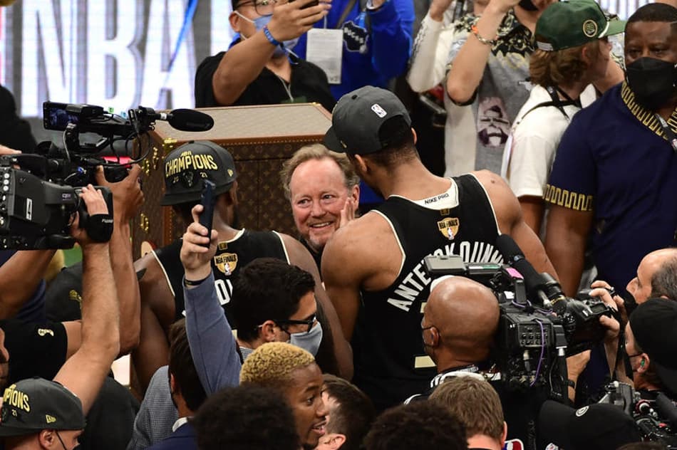 NBA lança camisa comemorativa do Milwaukee Bucks