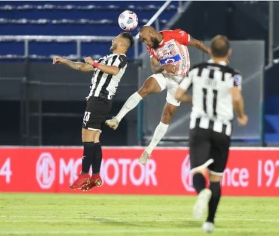 Rival do Peixe? Libertad é derrotado, mas avança na Sul-Americana