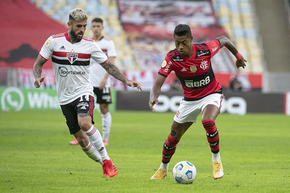 São Paulo x Flamengo: prováveis escalações, desfalques e onde assistir