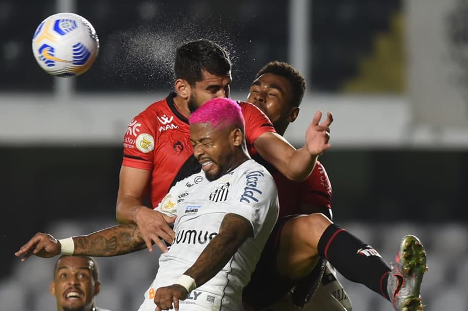 ATUAÇÕES: Santos erra demais nas finalizações e perde para o Atlético-GO; veja as notas