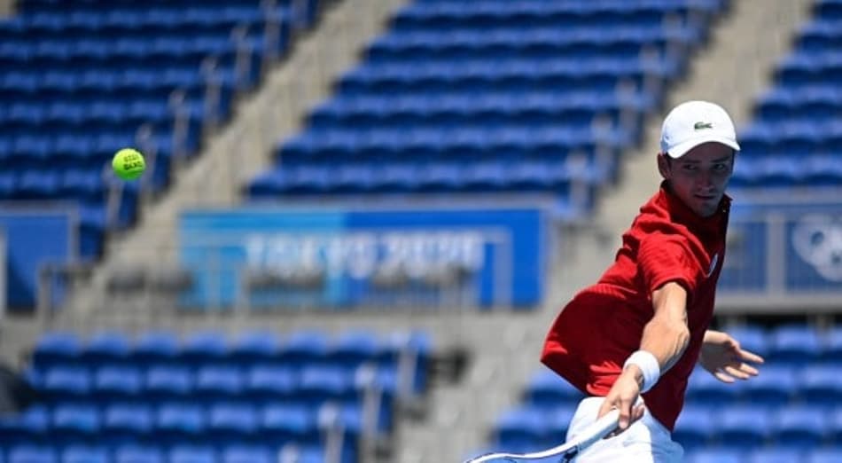 Medvedev domina indiano e encara Fognini nas oitavas em Tóquio